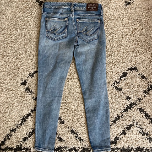 Express light wash skinny jeans - size 00
